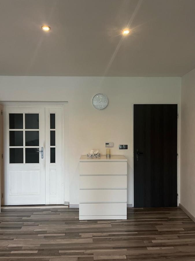 Apartman V Rodinnem Dome Jaroměř 외부 사진